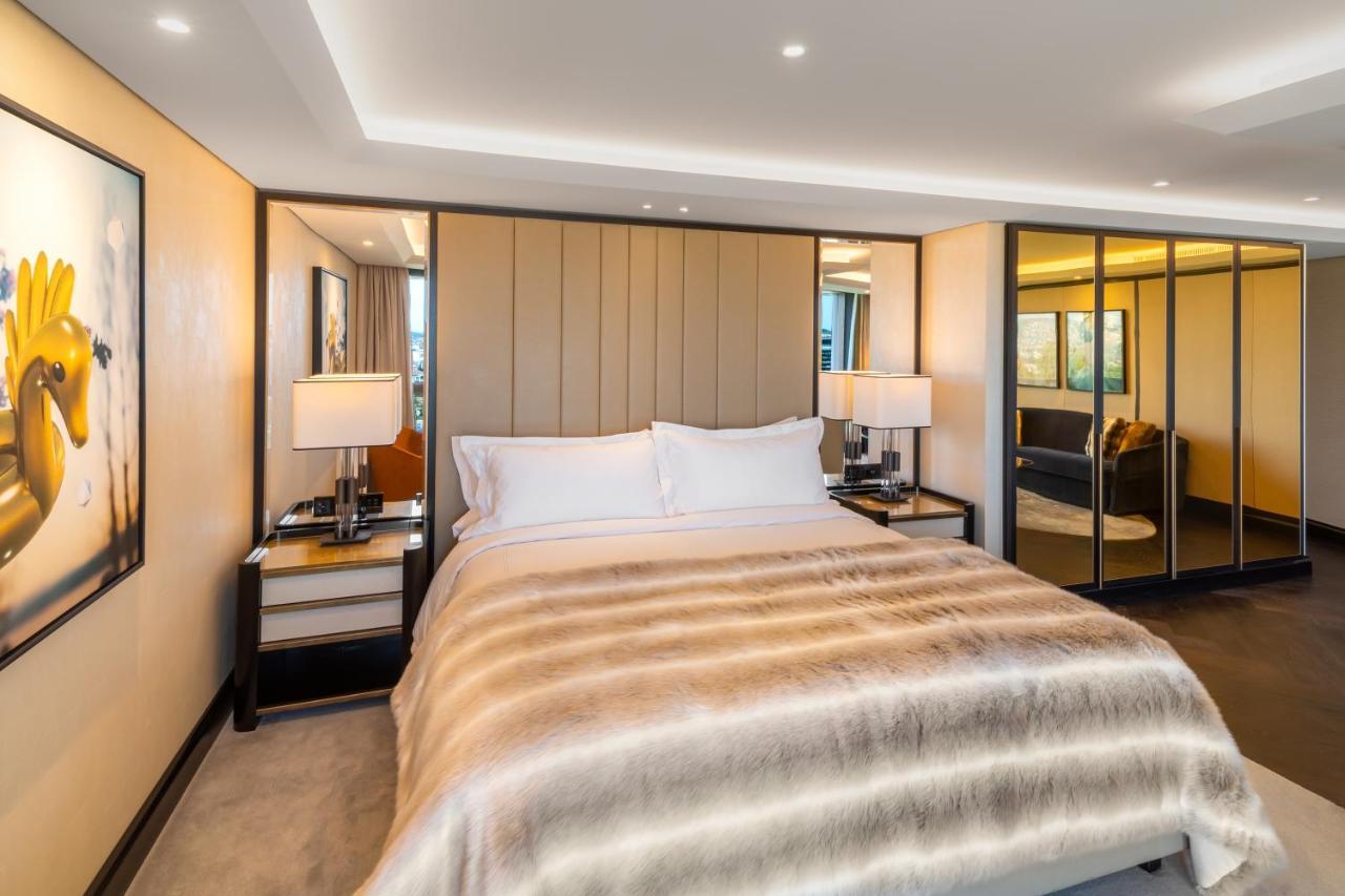 Junior Suite w or Balcony