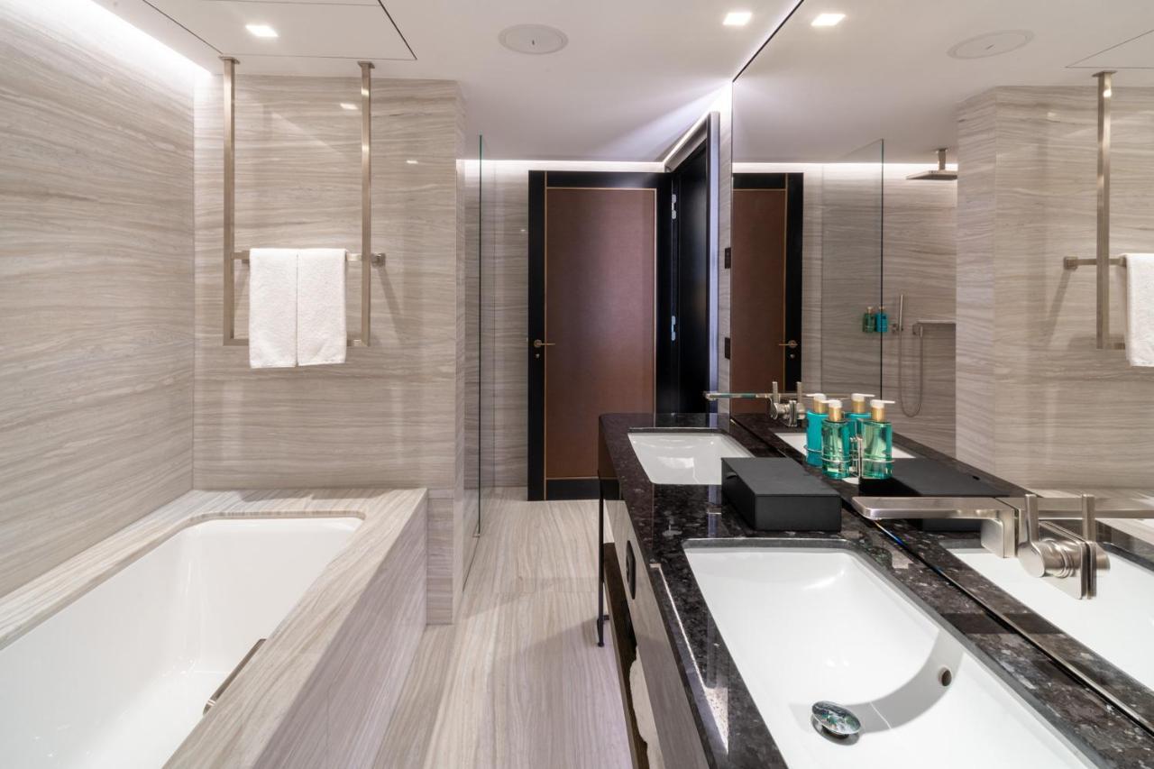 Master Suite w or Balcony