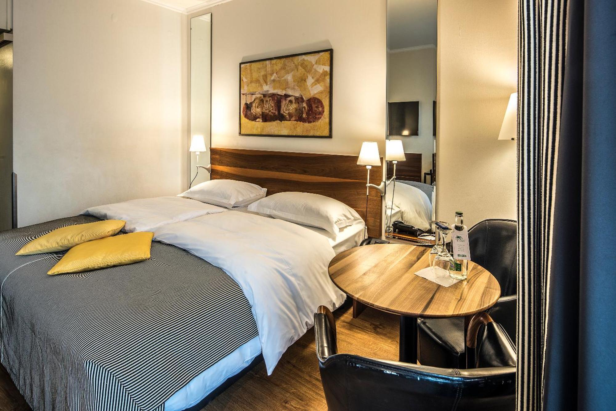 Twin Room,1625478735:JPEG
